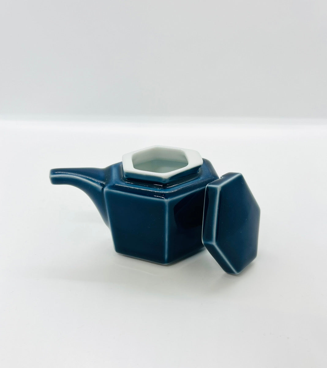 Soy Sauce Container "KIKKOU" -しょうゆさしキッコウ-
