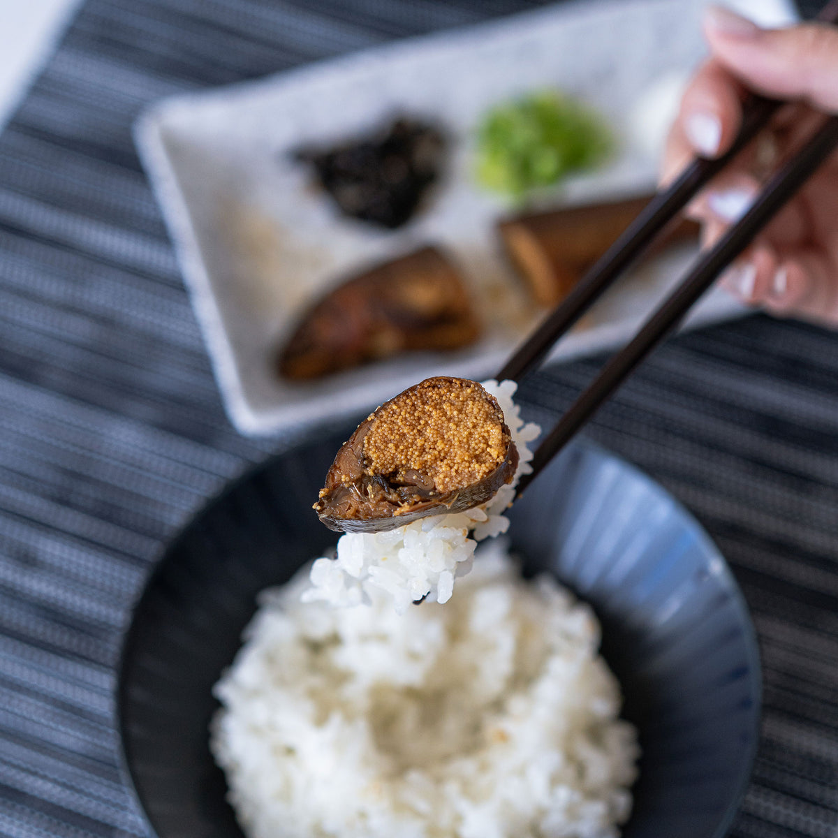 Simmered ayu fish with sweet soy sauce - 子持ち鮎の甘露煮 - 1尾