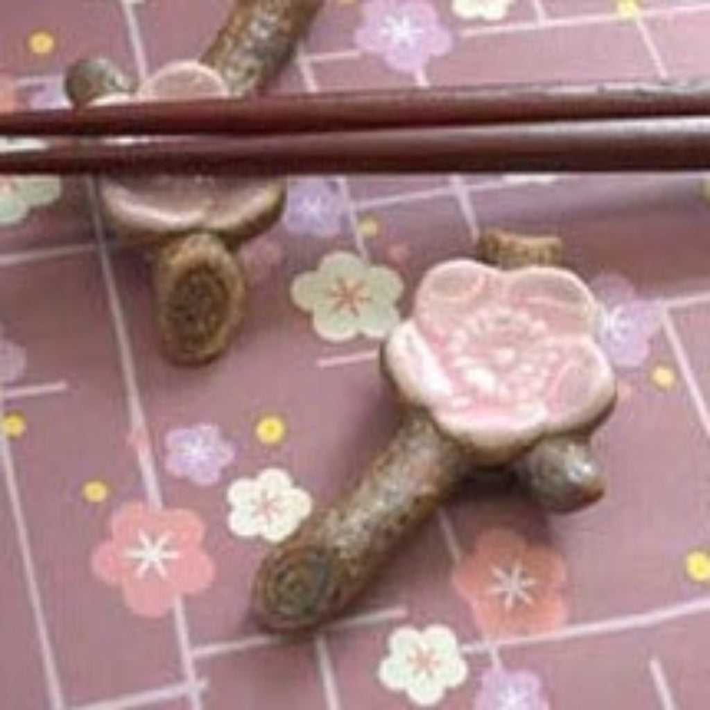 Chopstick Rest "Ume Blossom"(Ceramics) -梅の花(陶器)-